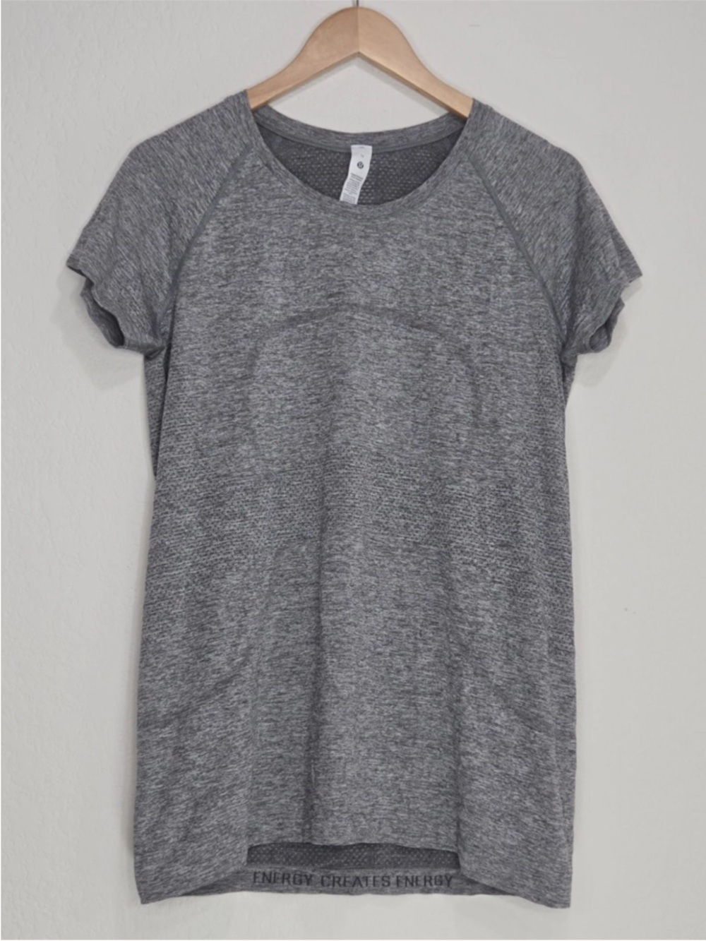 Lululemon Swiftly Tech Short-Sleeve Shirt 2.0 Slate White Gray Size 12 Womens